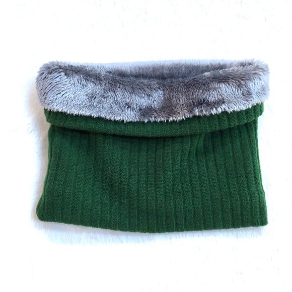 Accessories - ❗️BLACK FRIDAY SALE Green Knitted Round Scarf Neck Warmer with Faux Fur
